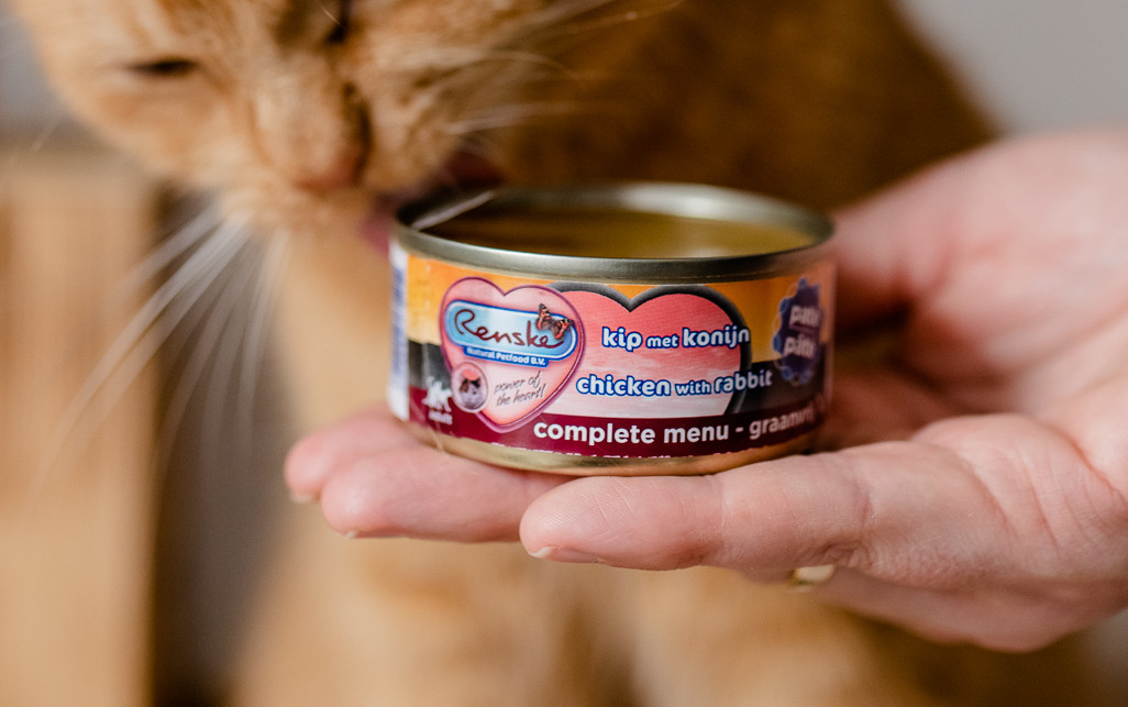 Renske Grain Free paté con pollo e coniglio cibo umido per gatti (lattine)